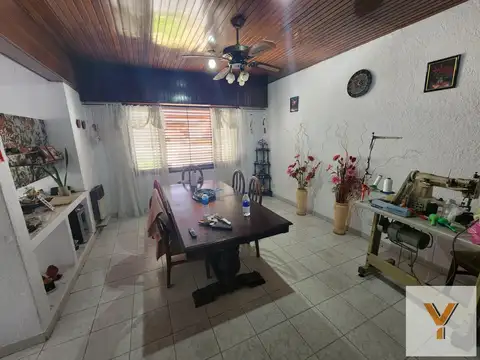 Departamento 6 ambientes con 2 baños