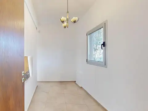 Casa 6 ambientes con 1 baño