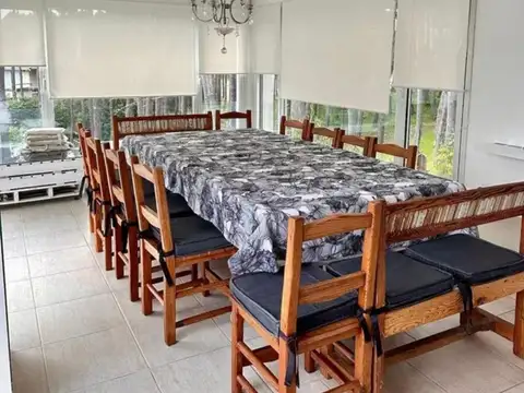 Casa 6 ambientes con 4 baños