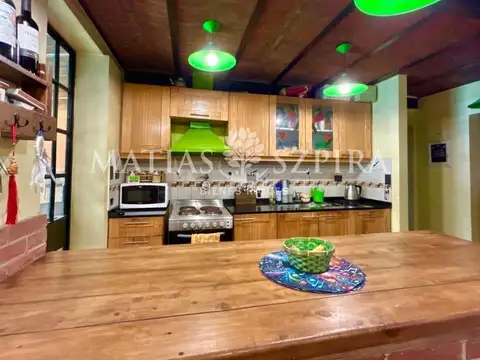 Casa 5 ambientes con 3 baños