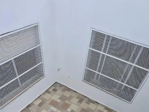 Depto Tipo Casa en Alquiler de 4 ambientes