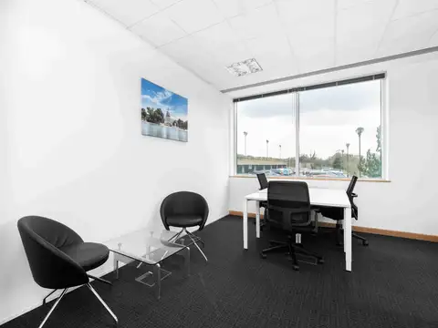 Espacio de oficina en renta para 3 personas en Montevideo, Mitre