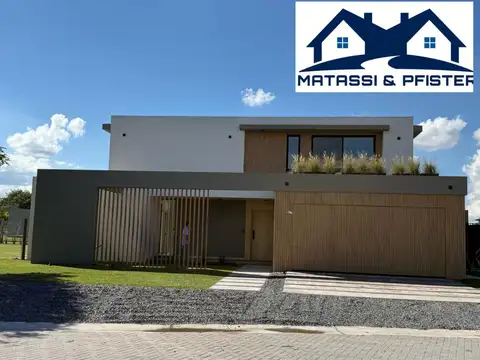Cálida, luminosa y exclusiva casa a estrenar