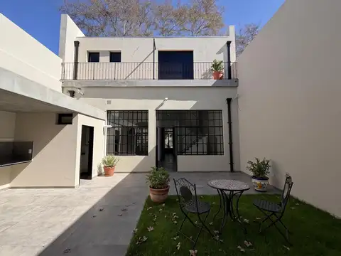 Venta casa reformada 3 dormitorios 3 baños Jardín
