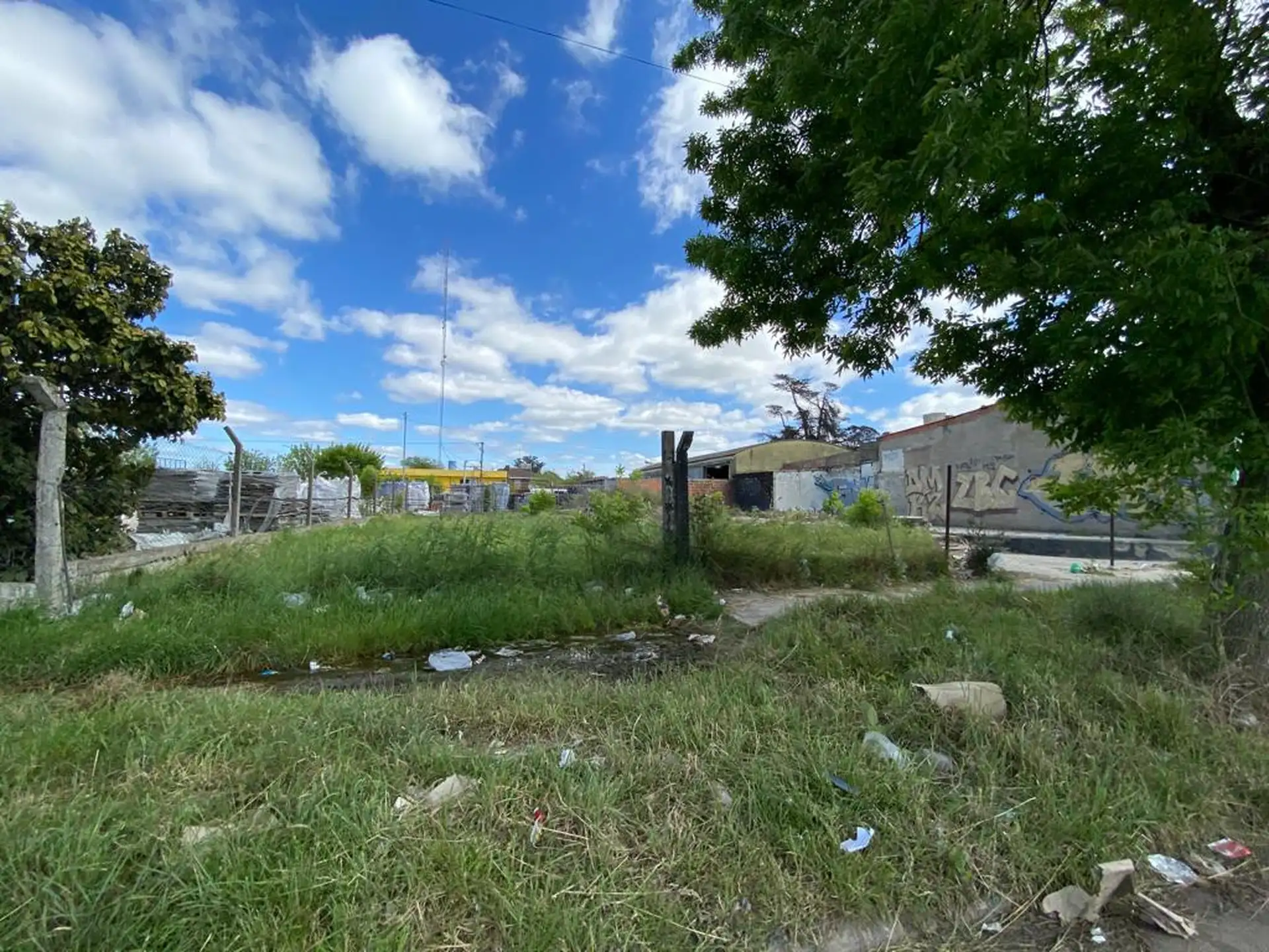 Terreno de 7953 m² en Av. Champagnat — OPORTUNIDAD