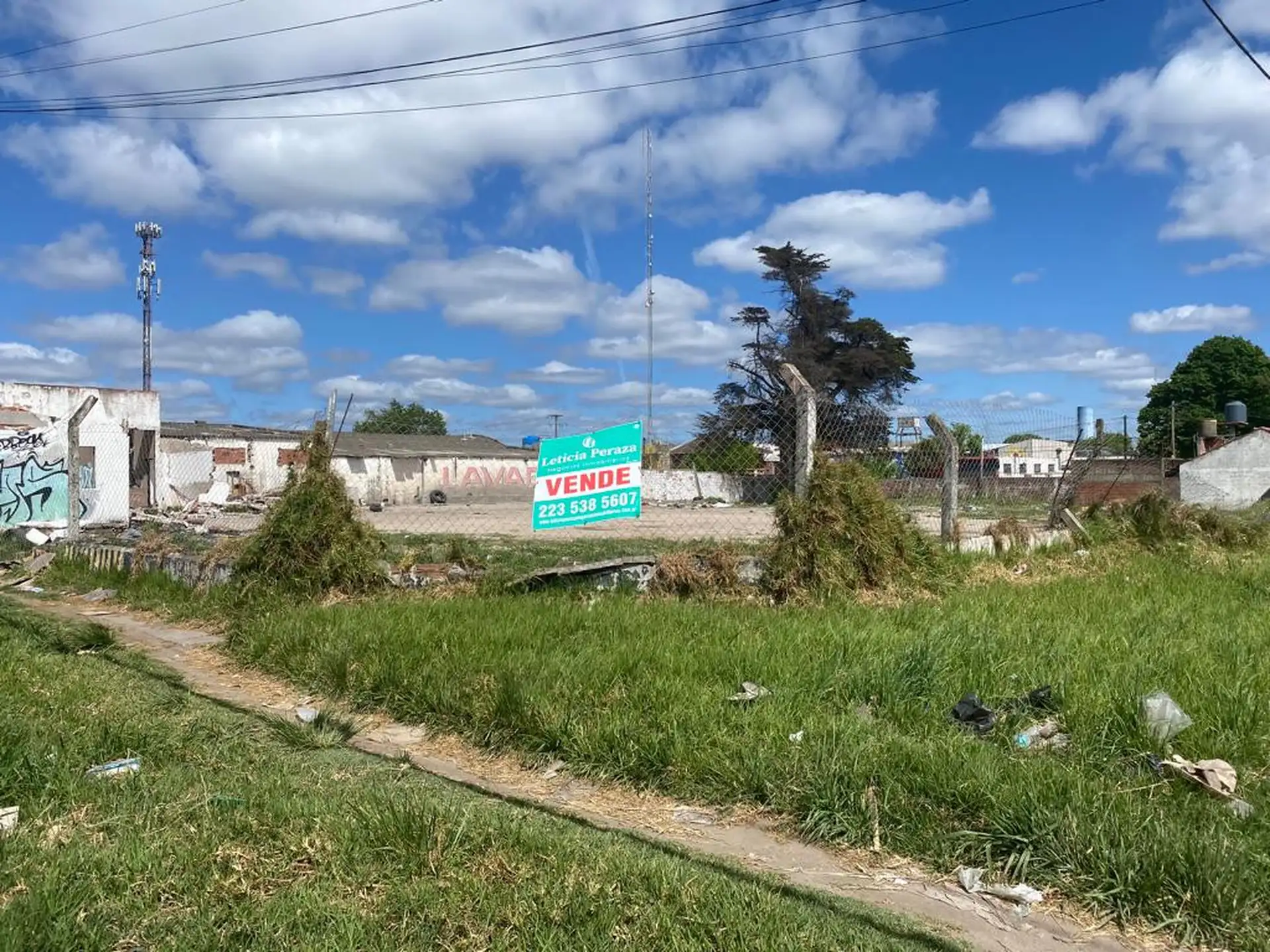 Terreno de 7953 m² en Av. Champagnat — OPORTUNIDAD