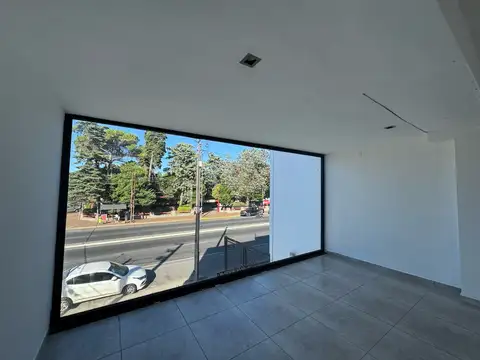 Local en Alquiler en Manuel B Gonnet, $ 6.000.000
