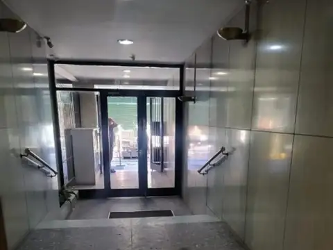 Venta. departamento 2 ambientes. Patio. Tucuman 700.