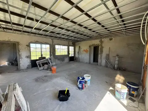 Casa 2 ambientes con 1 baño