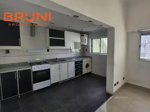 Departamento en Venta en Parque Chacabuco, USD 135.000