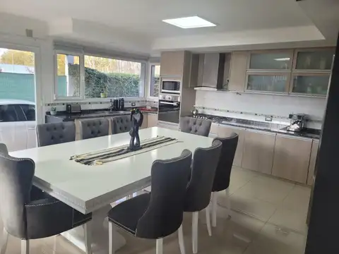 Casa en Venta en Plottier, USD 330.000