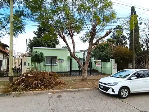 CASA EN VENTA REFACCIONADA - IMPECABLE - BELLA VISTA, EXCELENTE UBICACIÓN
