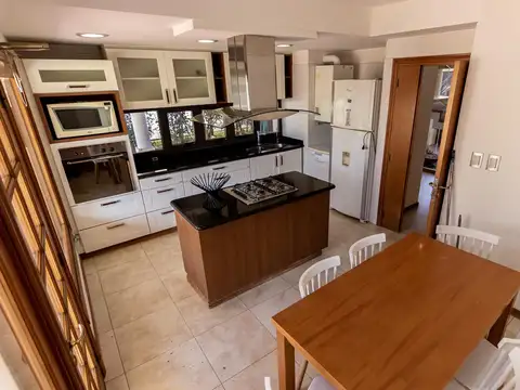 VENTA DE CASA EN SAN MARINO - 4 DORMITORIOS FUNES HILLS - FUNES