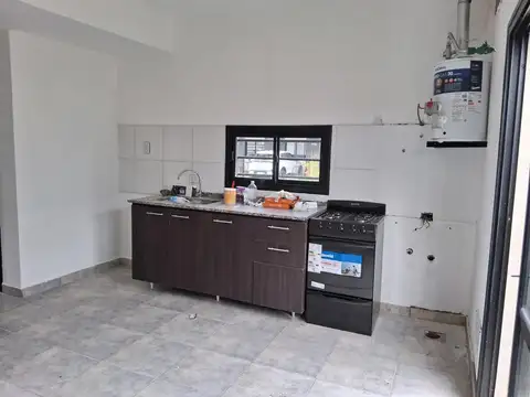 Casa en Alquiler con 1 cochera