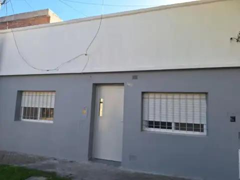 ALQUILO CASA DOS DORM. PJE. OBLIGADO AL 2400 (OCAMPO 2400)