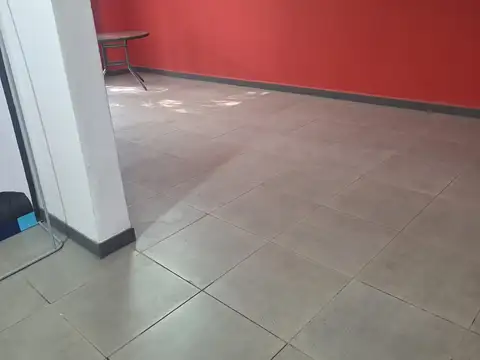 Local en Alquiler de 140 m2 CERCANO A AV AVELLANEDA