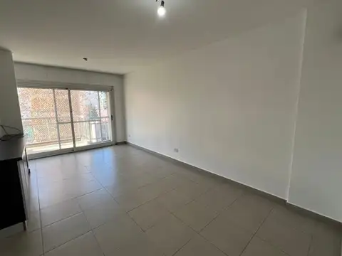 Del Valle Iberlucea al 2800