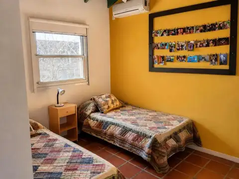 Casa en Alquiler con 4 cocheras
