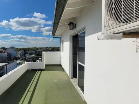Departamento con terraza y cochera en San Fernando
