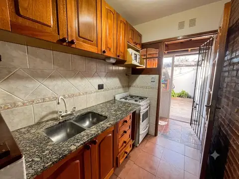 Casa 3 ambientes con 1 baño