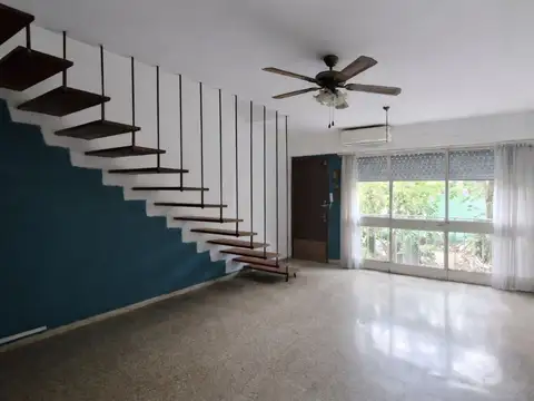 Venta casa carrasco 2 dorm. baños jardín parrilla