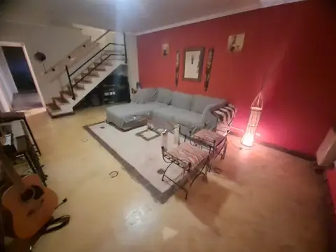 Tríplex de 4 ambientes en alquiler en carapachay