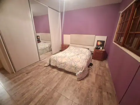 Casa en Alquiler con 2 cocheras