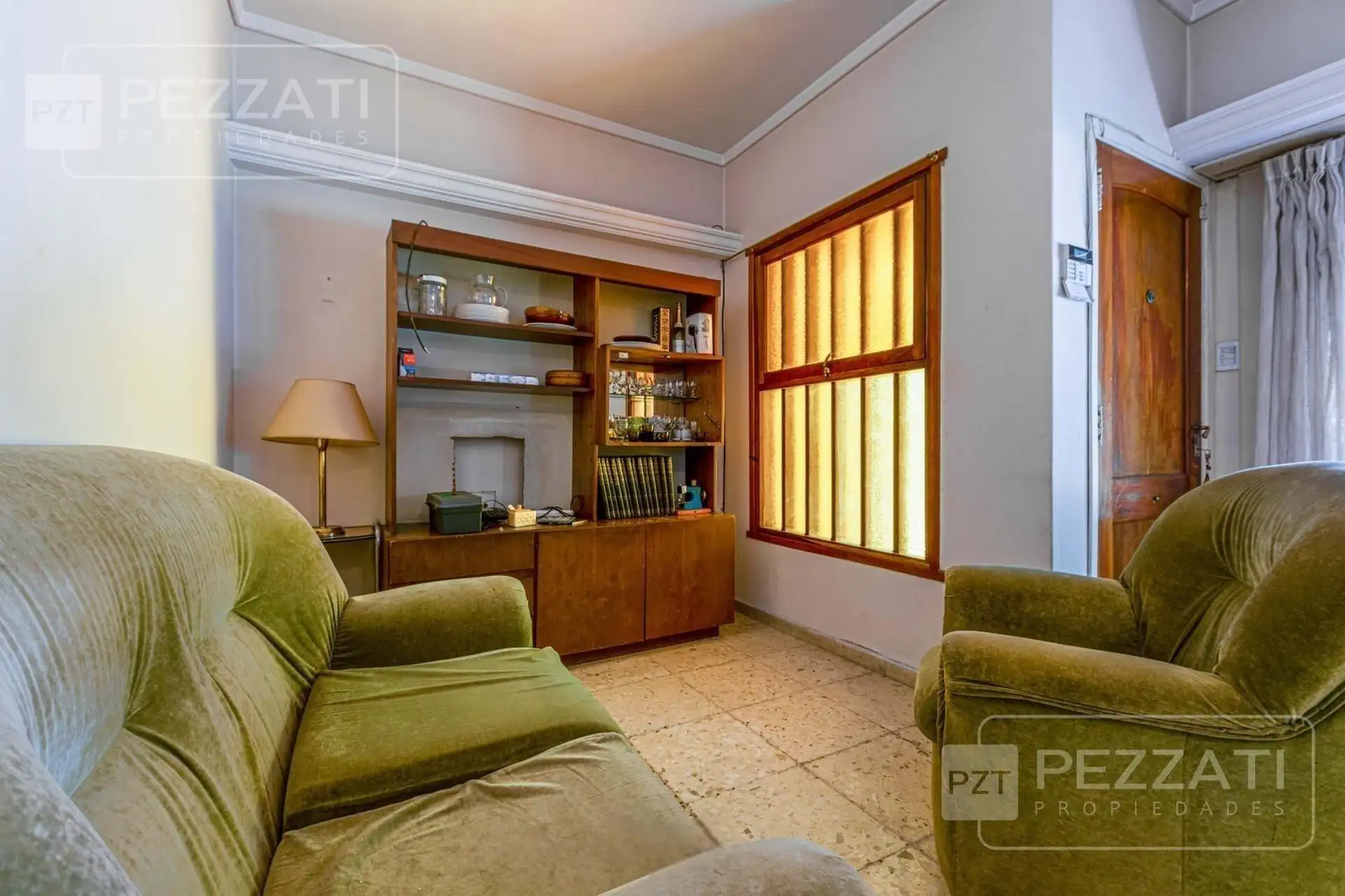Chalet en venta . Z/ San Jose. Lote propio. Tres dormitorios. jardin, escritorio o tercer dormitorio