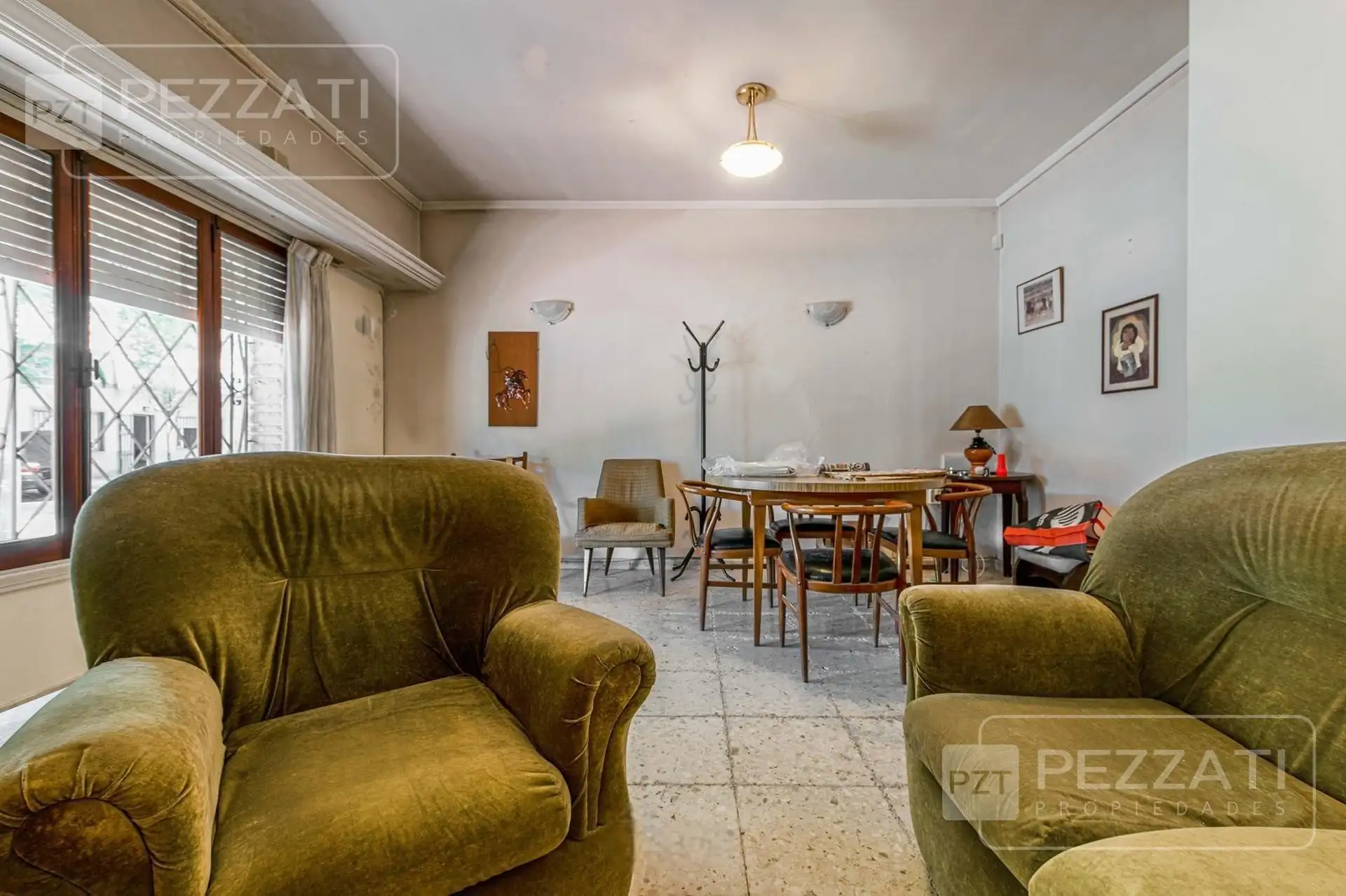 Chalet en venta . Z/ San Jose. Lote propio. Tres dormitorios. jardin, escritorio o tercer dormitorio