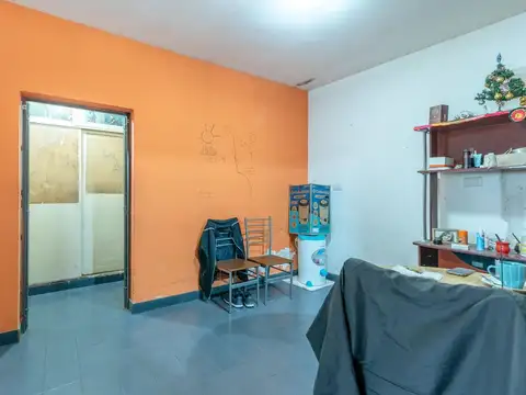 Casa 6 ambientes con 2 baños
