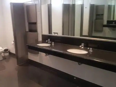 VENTA OFICINA - EDIFICIO CORPORATIVO CON PLANTA DE 708 m2 -