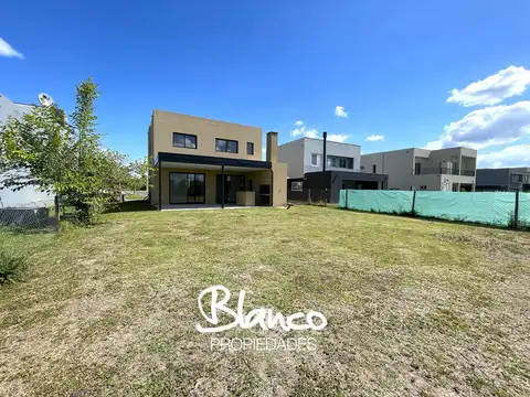 Casa en Venta en Puertos del Lago, Barrio Araucarias, Escobar, G.B.A. Zona Norte
