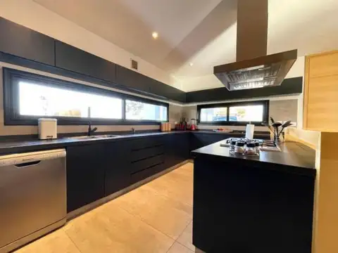 ALQUILA CASA B PRIVADO MENDOZA NORTE COUNTRY GOLF