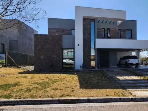 ALQUILA CASA B PRIVADO MENDOZA NORTE COUNTRY GOLF