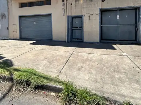 Venta Casa 4 Ambientes con Local y Depto en Villa Bosch