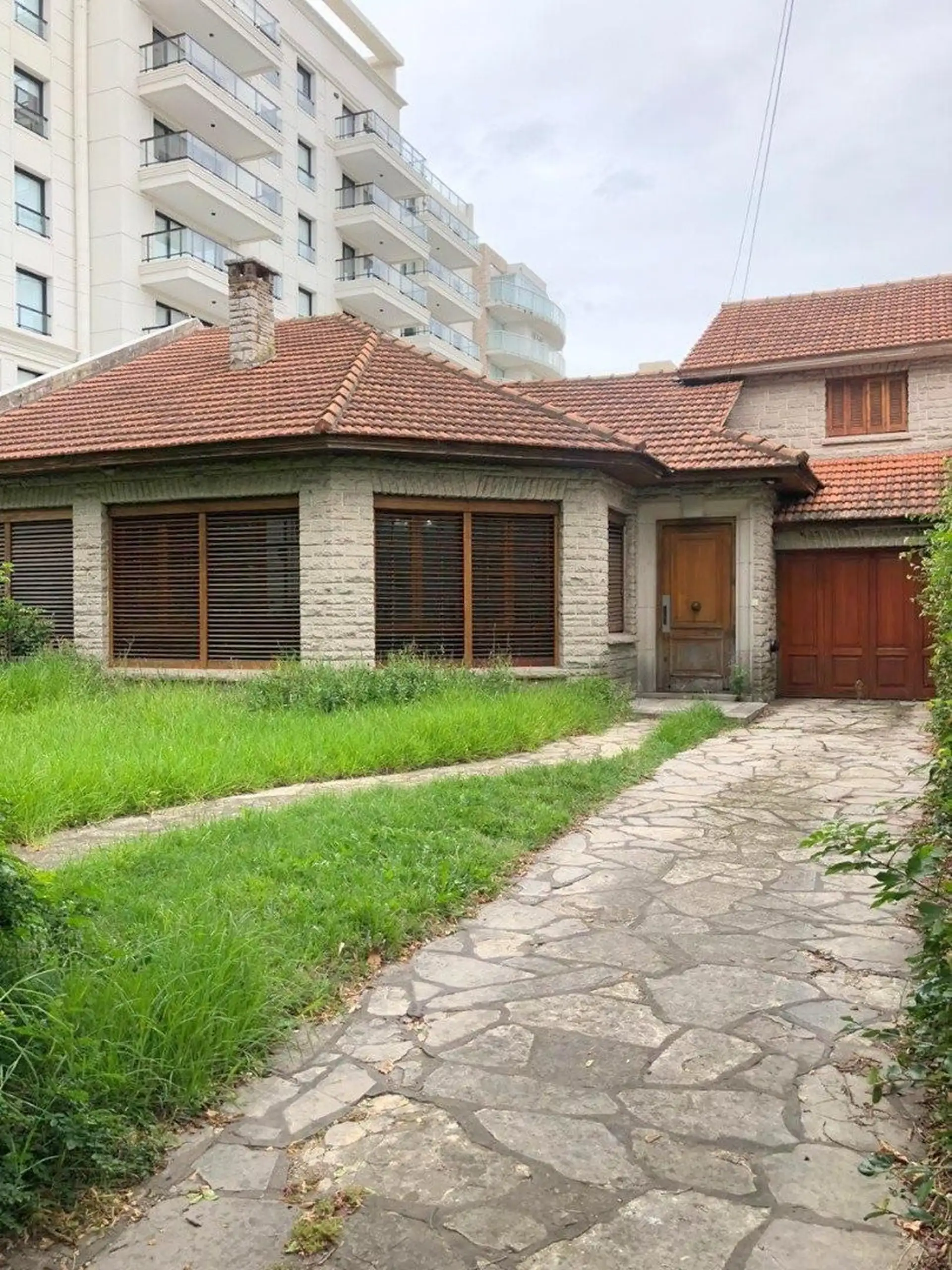 Chalet 5 ambientes con parque