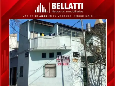 CASA DE 8 AMBIENTES MULTIFAMILIAR. 2 BAÑOS Y DOS COCINAS