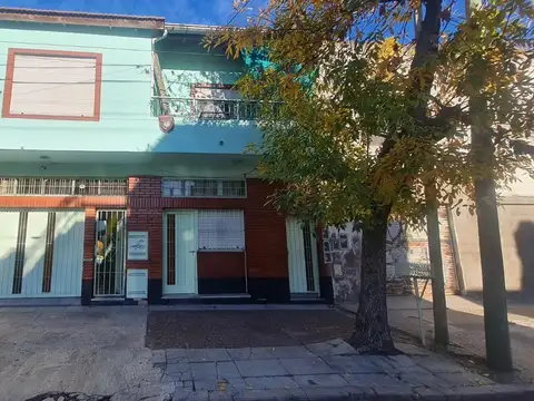 Amplio PH con Patio y Cochera