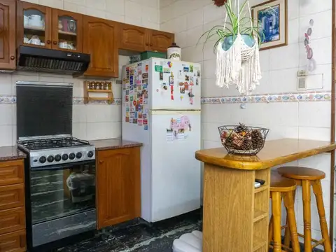 VENTA CASA MONTE CASTRO QUINCHO COCHERA 2 AUTOS