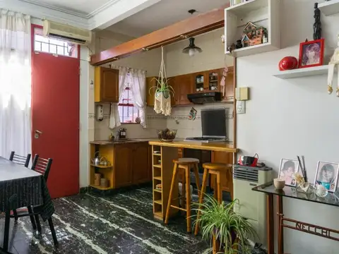 Casa 5 ambientes con 3 baños