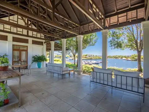 Av. Santa Maria de las Conchas 4200