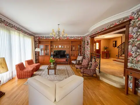 Casa 5 ambientes con 2 baños