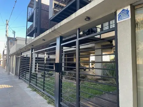 Pavon 215 , Piso 1º