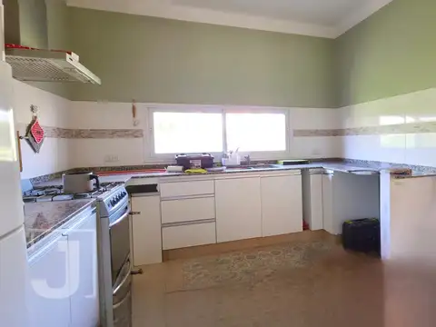 Casa moderna en Alquiler con pileta en San Alfonso | 4 ambientes | Excelente calidad constructiva