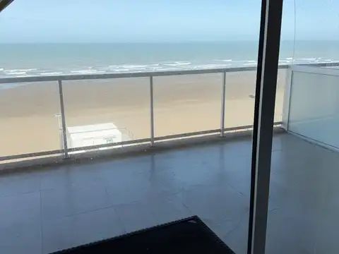 VENTA SEMIPISO FRENTE AL MAR C/COCHERA Y FINANCIAC