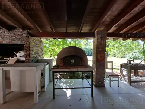 Casa 4 ambientes con 2 baños