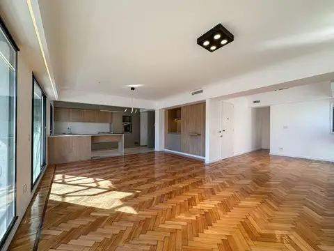 Departamento de 3 dormitorios con 3 baños, balcones y cochera