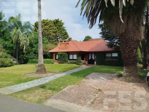 Casa en Venta en Country El Paraíso, USD 140.000