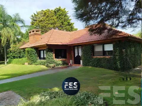 Venta de Casa en Country Club El Paraiso