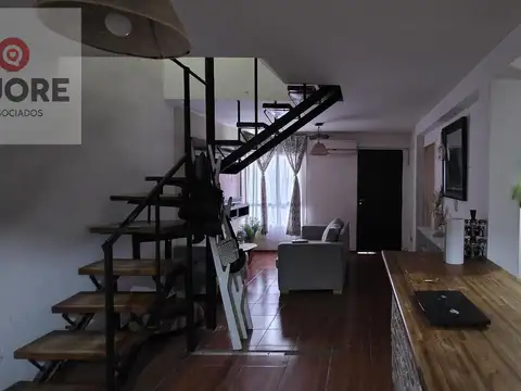 Depto Tipo Casa en Venta con 1 cocheras